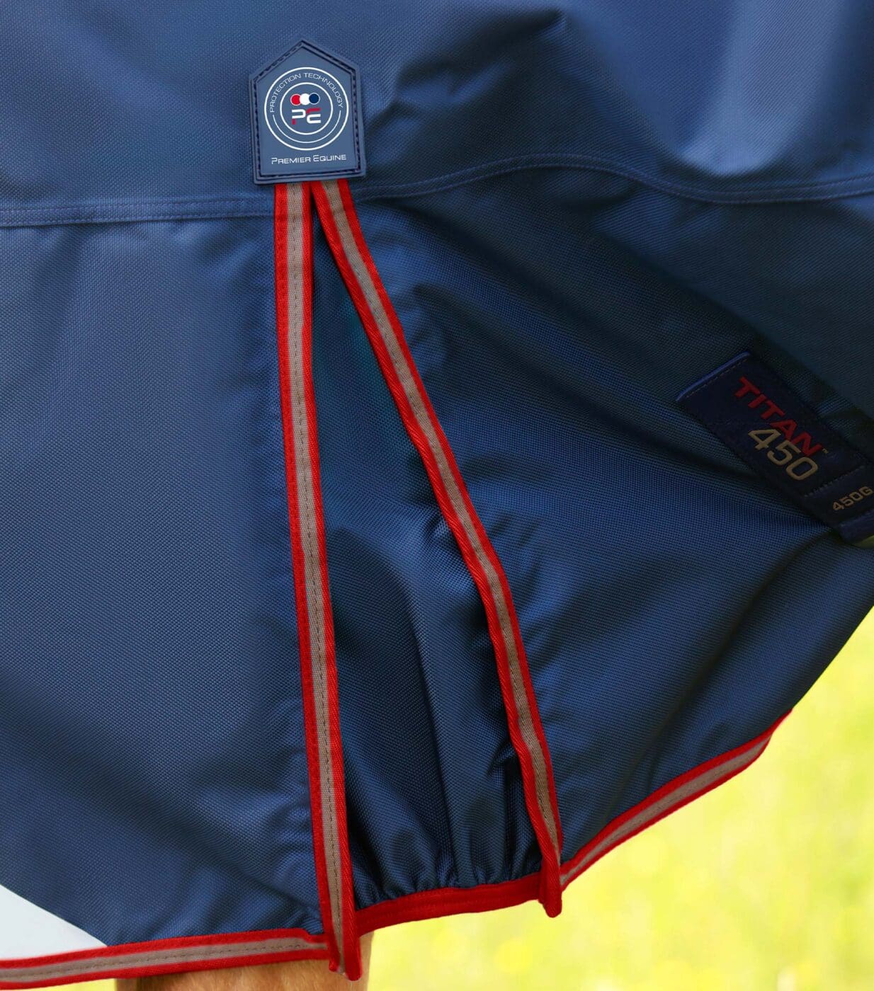 Titan 450g Turnout Rug with Snug-Fit Neck Cover - Image 9