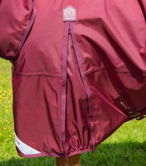 Buster Storm 90g Combo Turnout Rug with Classic Neck - Image 4
