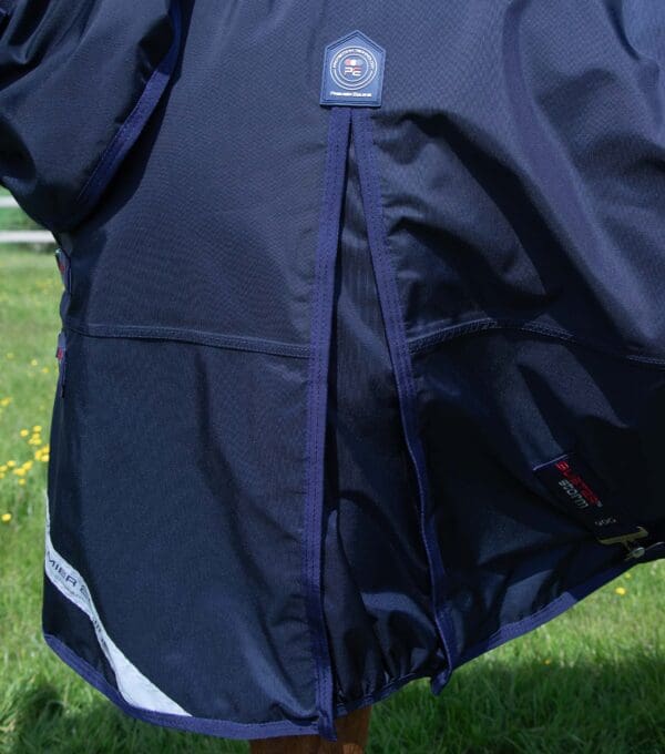 Buster Storm 90g Combo Turnout Rug with Classic Neck - Image 9