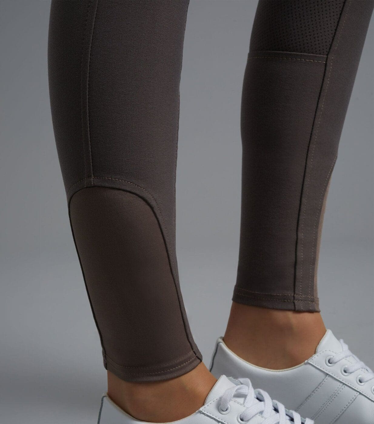 Virtue Ladies Full Seat Gel Riding Breeches - Image 5